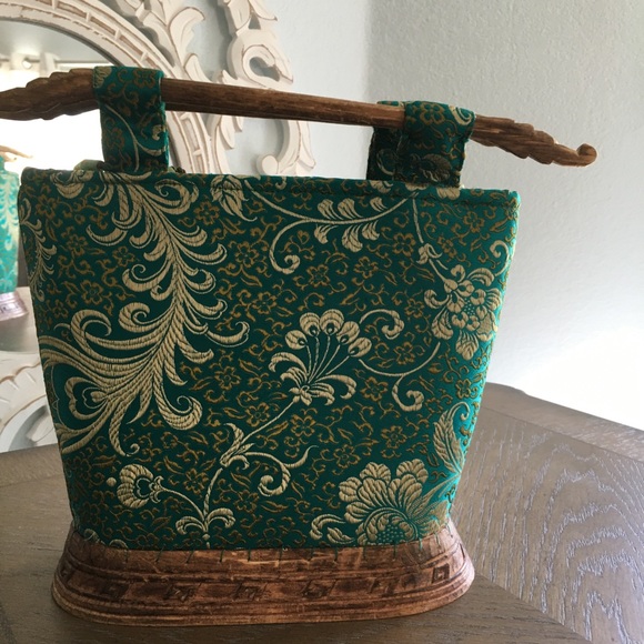 Handbag - Picture 2 of 4